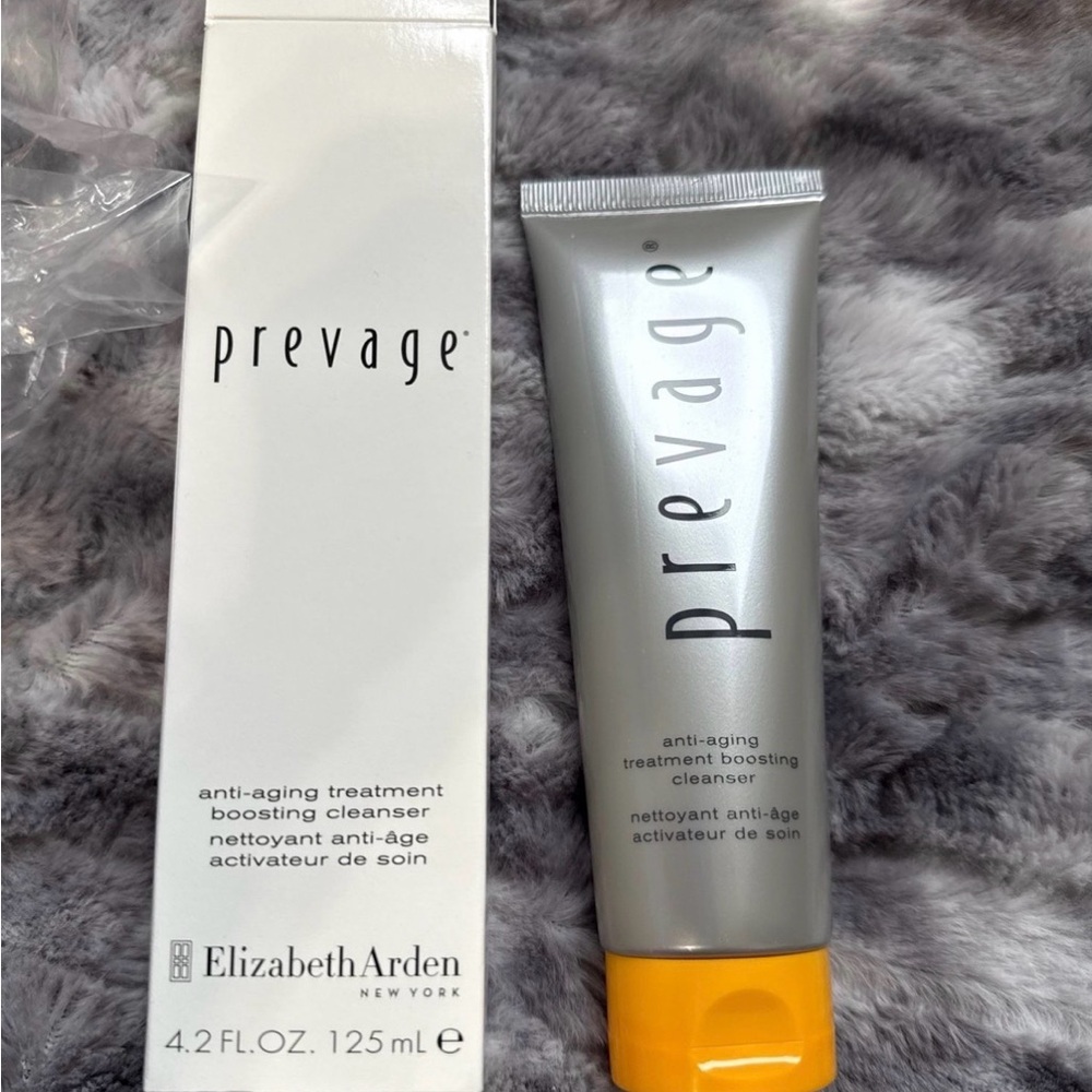 Elizabith arden face cleanser